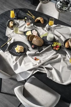 Eleonora Eettafel Aron ovaal 250x110 - zwart
