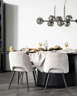 Eleonora Eettafel Aron ovaal 200x110 - zwart