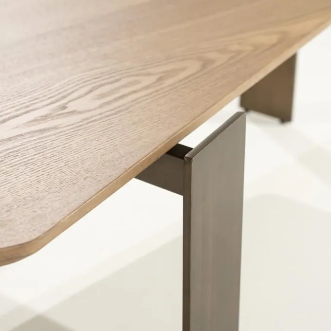 Eleonora Salontafel Robert - bruin