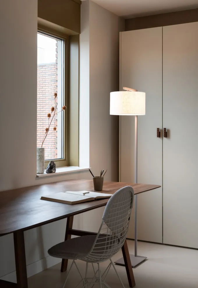 it's about RoMi Vloerlamp Boston zand/kap 3220 wit