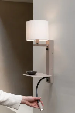 it's about RoMi Wandlamp Florence+leeslamp zand/kap 1815 wit