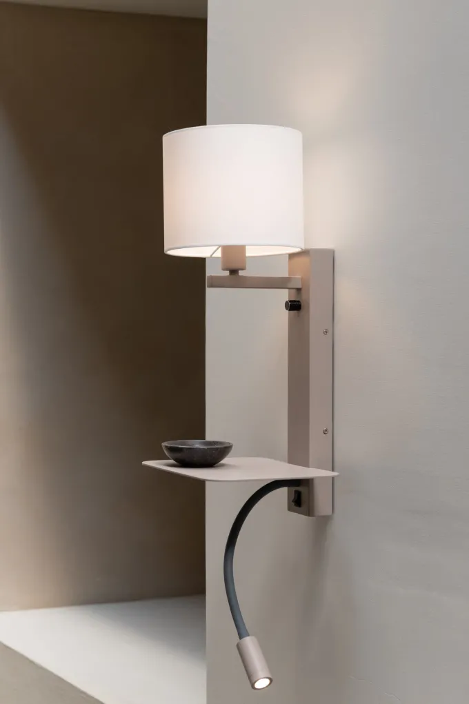 it's about RoMi Wandlamp Florence+leeslamp zand/kap 1815 wit