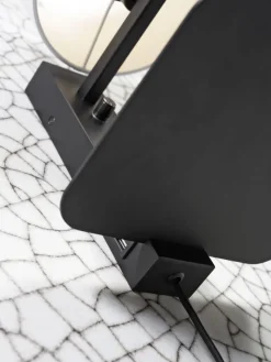 it's about RoMi Wandlamp ijzer Florence E14 met plank+usb incl. dimmer zwart