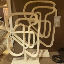 Light en Living Ornament op voet 24x8x39 cm GOLEZA crème