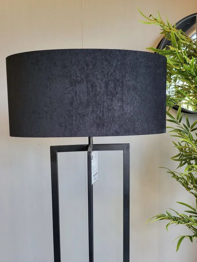 Light en Living Vloerlamp MACE Mat Zwart 30x30x140 cm van Light & Living