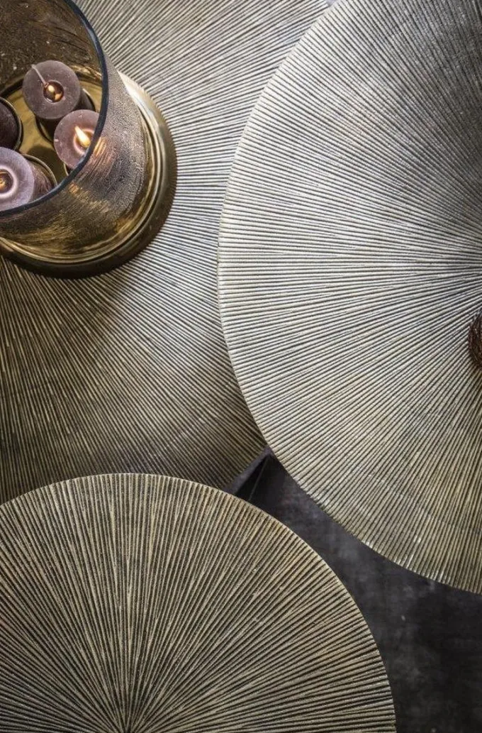 PTMD Kae Gold bijzettafel van aluminium met ijzeren poot - Beschikbaar in 3 maten
