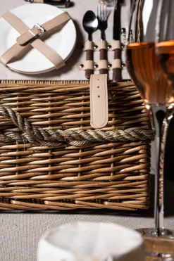 PTMD Kinzey Naturel wilgen picknickmand voor 2 personen