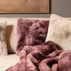 PTMD Kussen Linde Burgundy faux fur square S