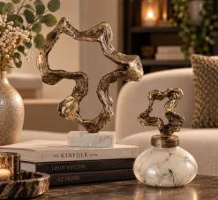 PTMD Ornament Maryan Brass aluminium op marmeren voet S