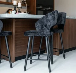 Richmond Interiors Counterstoel Savoy black chenille - Showroommodel