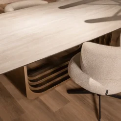 Richmond Interiors Eettafel Maxfield beige 300