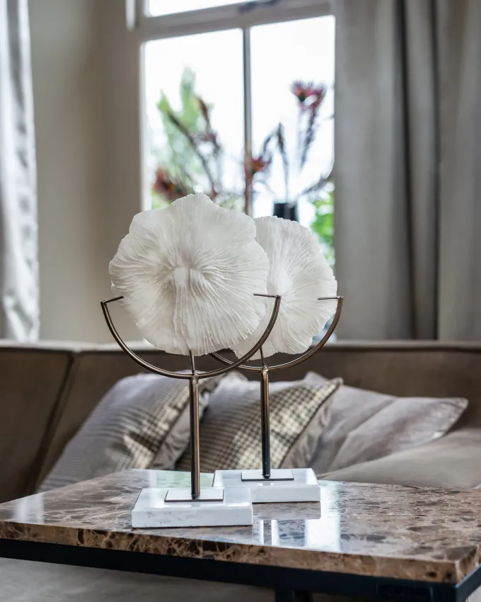 Richmond Interiors Faux koraal Jada op standaard wit