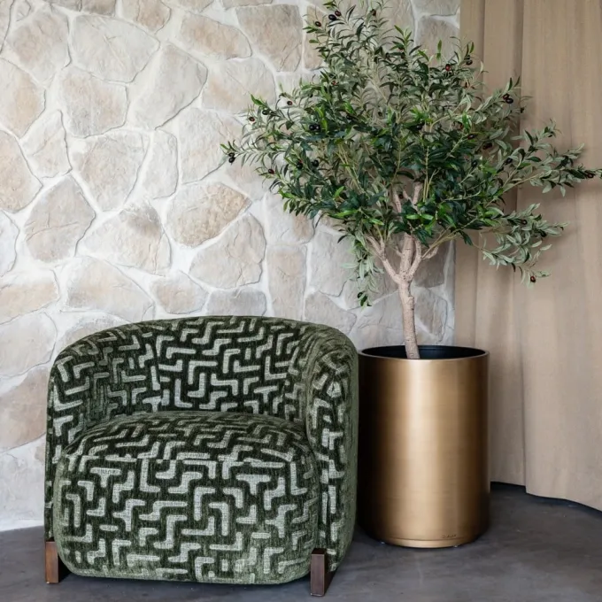 Richmond Interiors Lounge stoel Hannah moss labyrinth fire retardant