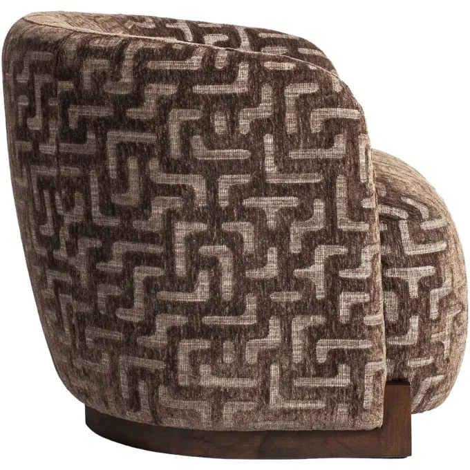 Richmond Interiors Lounge stoel Hannah bruin labyrinth fire retardant