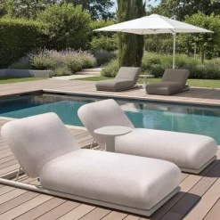 Richmond Interiors Outdoor bijzettafel Quinn light beige