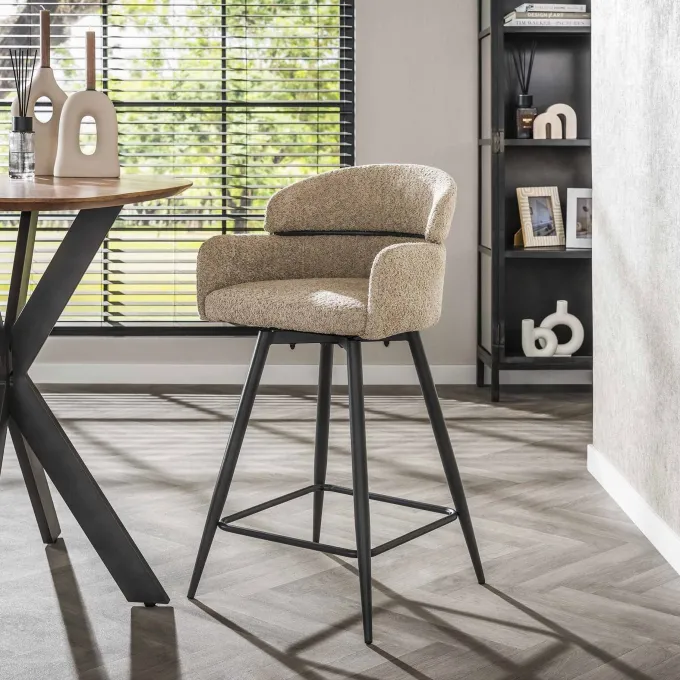WoonStijl Barstoel draaibaar boucle ronde rug zand