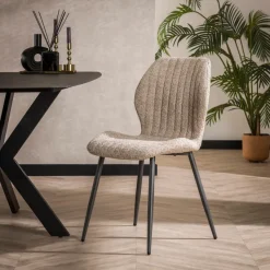 WoonStijl Eetkamerstoel Lende Boucle zandkleur