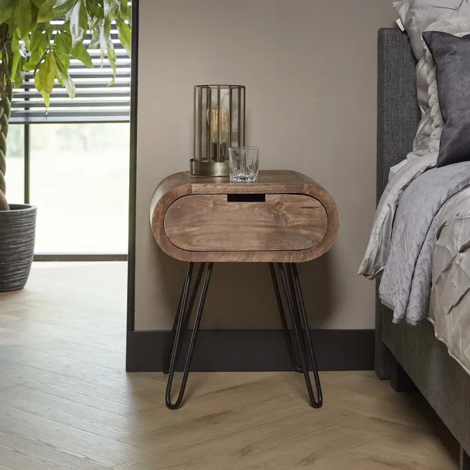 WoonStijl Nachtkastje Barrel met 1 lade - Mangohout & Zwart Metaal