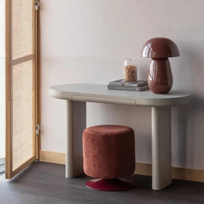 Woood Islen Poef Met Draaivoet Boucle Bordeauxrood