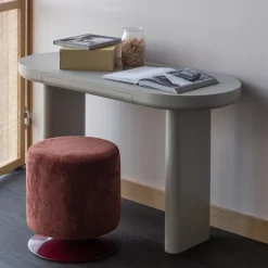 Woood Islen Poef Met Draaivoet Boucle Bordeauxrood