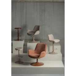 Woood Marten in hoogte verstelbare barstoel zand